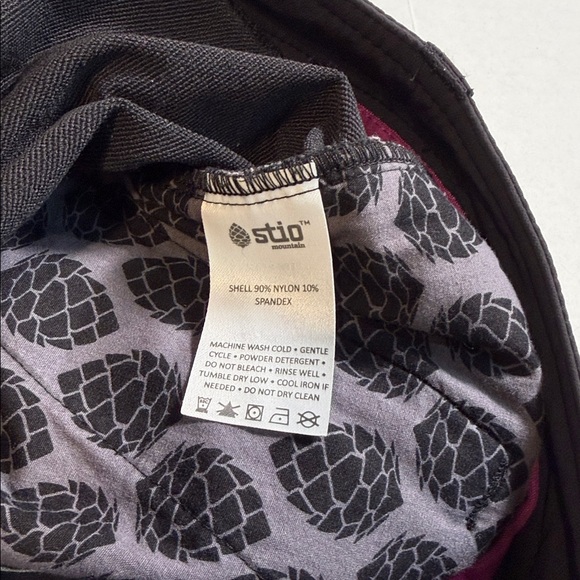 Stio Dulcet Pants
Style #1013 FW12 - Picture 8 of 9